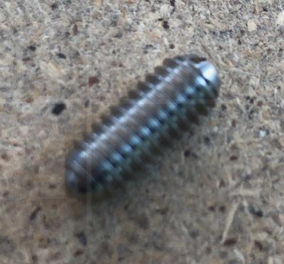 Wurmschraube mit Schlitz